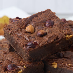 HAZELNUT & PRALINE BROWNIE